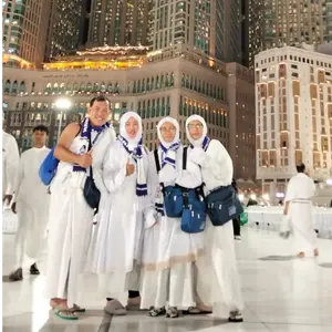 Ibu Ika dan Keluarga